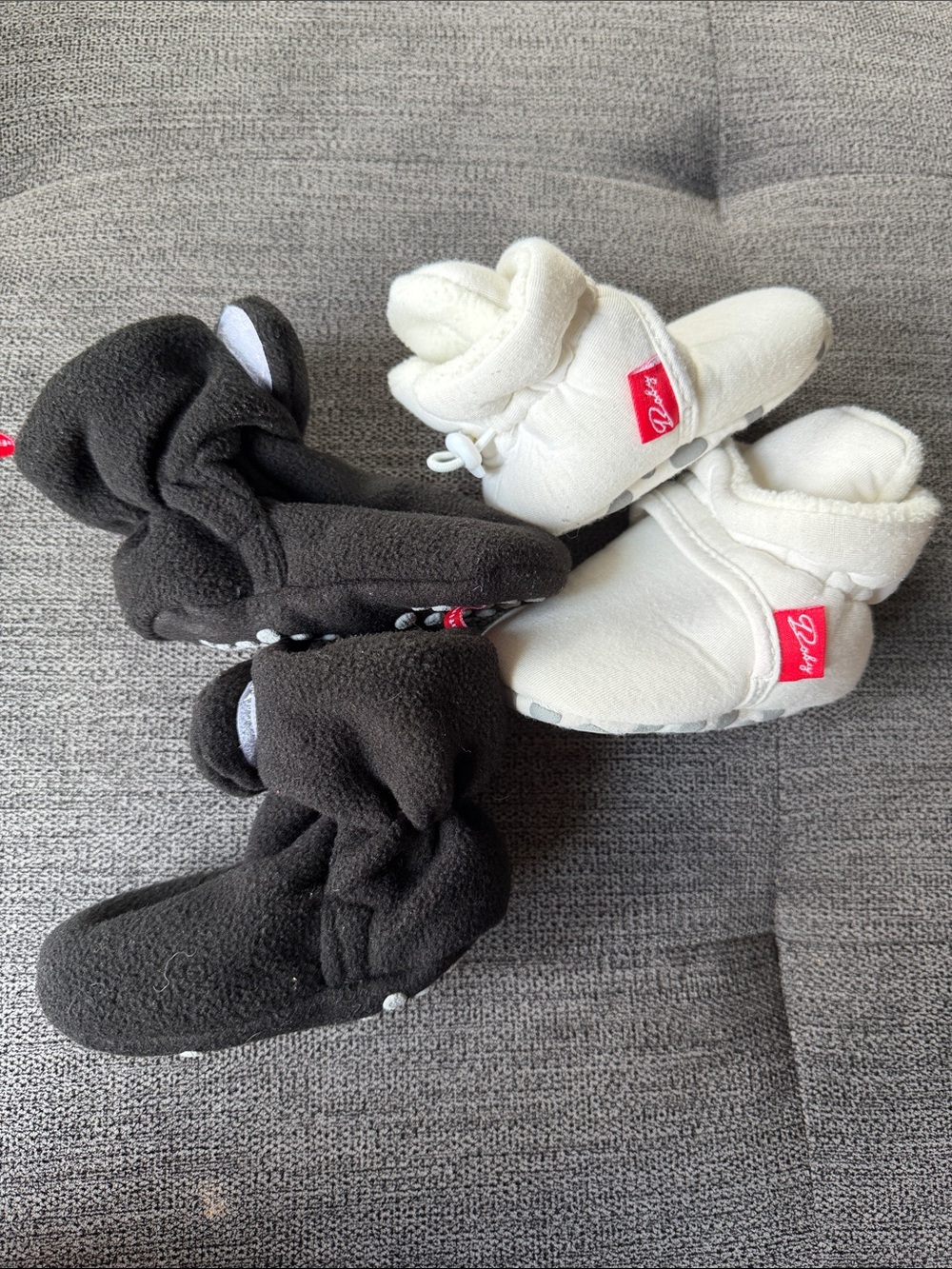 Baby Fleece Booties - Black & Cream